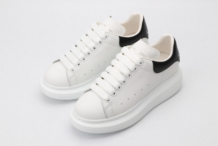 alex mcqu sneakers
