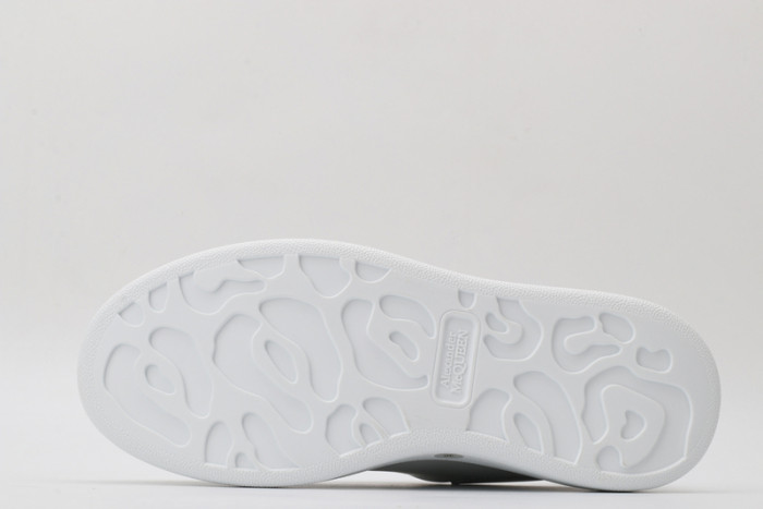 alex mcqu sneakers