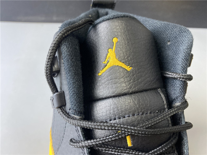 air jordan 12 “university gold” 130690-070