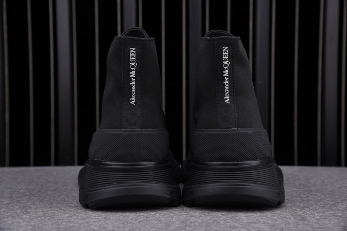 alex mcqu sneakers