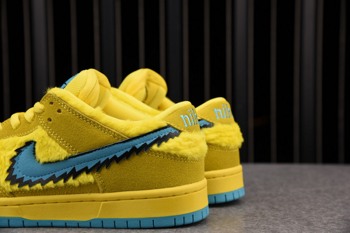 grateful dead x dunk low sb 