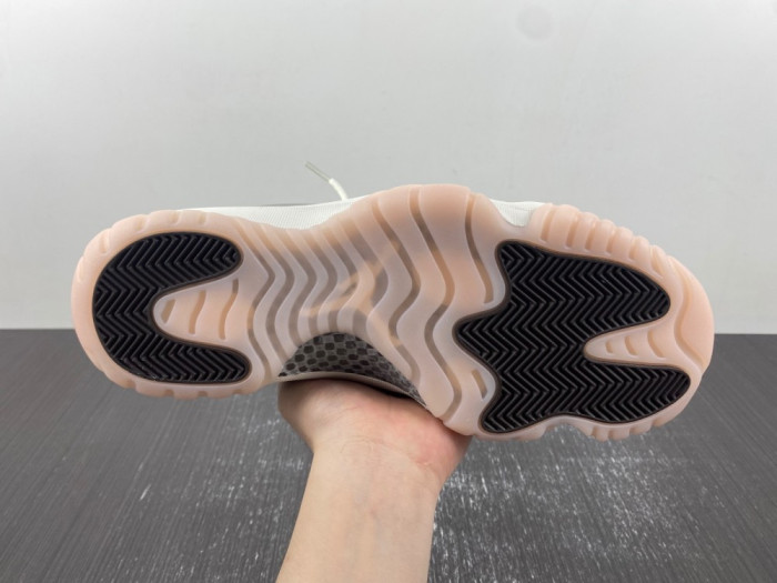 air jordan 11 wmns “neapolitan” ar0715-101