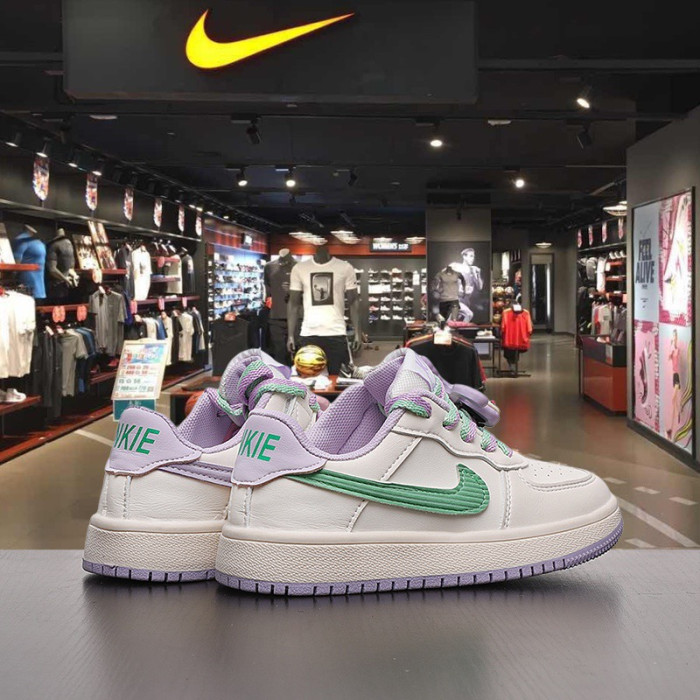 nike shoes bear 2